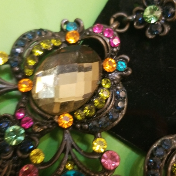 Earrings - Picture 4 of 6